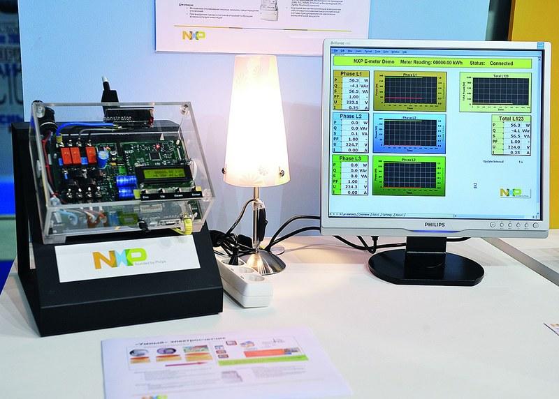 (3) Прототип интеллектуального электросчетчика, разработанный специалистами компании NXP Semiconductors, позволяет в режиме реального времени отслеживать основные параметры электрической сети, выводить их на монитор и передавать на диспетчерский узел