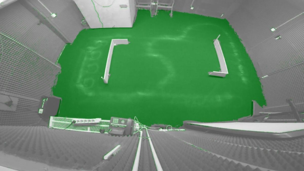 Немного удивительно лазерная навигация и управляемые гусеницы обеспечивают полное покрытие площади помещения (обозначено зеленым цветом). Chip.de