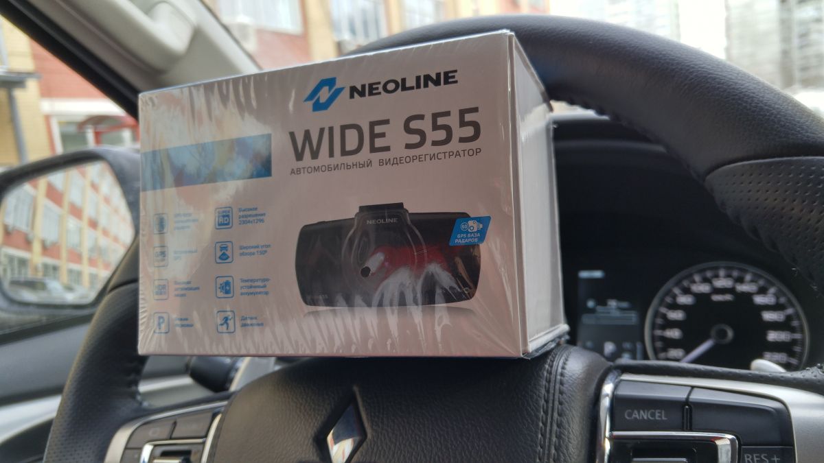 Обзор видеорегистратора Neoline Wide S55: супер картинка и предупреждения о радарах