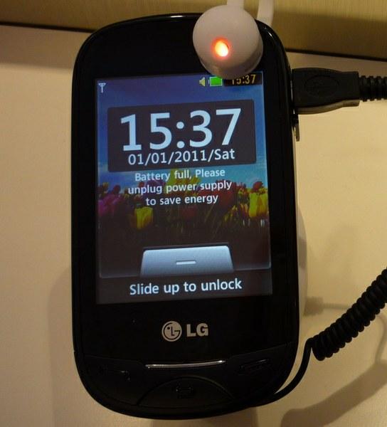  LG T500: сенсорный телефон для начинающих 