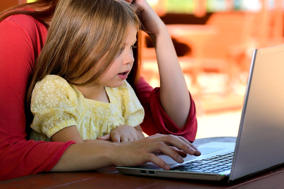 Как защитить ребенка от плохого интернета?