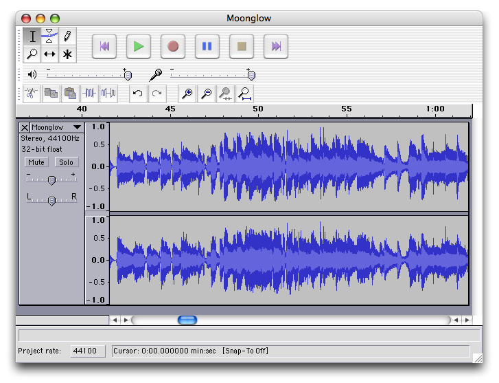 Audacity может нормировать уровень сигнала по всей аудиосессии, создавать эффект плавного затухания, автоматически удалять отрезки с тишиной, устранять вокал из композиции, а еще он отличается кроссплатфоменностью