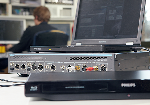Качество выходного аудиосигнала мы определяем с помощью системы ATS. Она позволяет анализировать частотную характери- стику и соотношение сигнал/шум