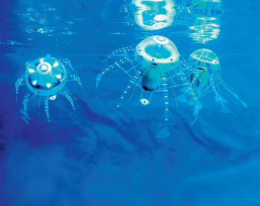 Робот-медуза представляет собой прозрачное полушарие и восемь щупалец. Устройство несет в себе два сервомотора, два аккумулятора, систему коммуникаций и управляющее устройство