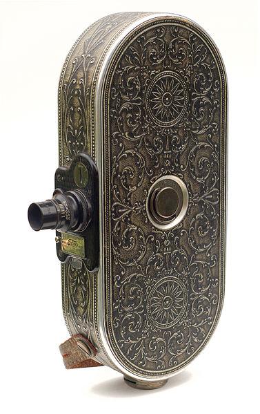 Орнаментированная камера Filomo 75. Источник - Wikipedia