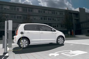 2014-volkswagen-e-up-rear-charge