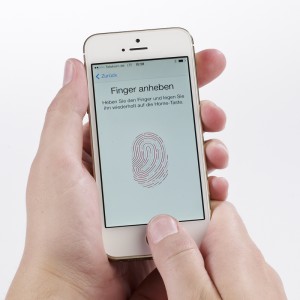 iPhoneS: Touch ID работает быстро.