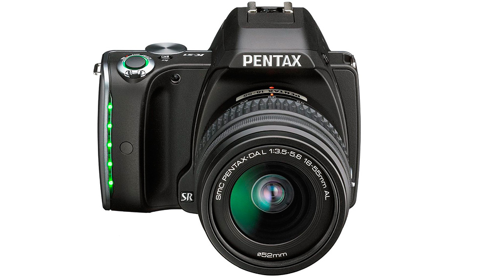 Лучшая цифровая зеркальная фотокамера начального уровня: Pentax K-S1 — отличная камера за свою цену.