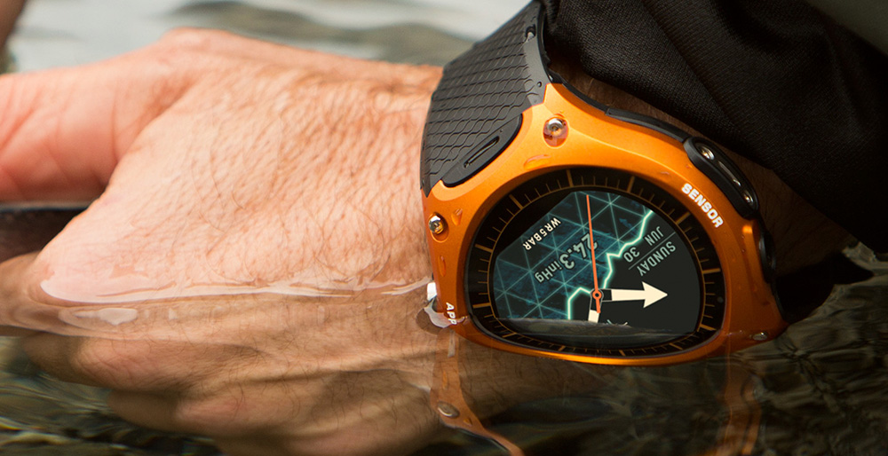 Умные часы Casio: не боятся погружения в воду — водонепроницаемость до 50 метров.