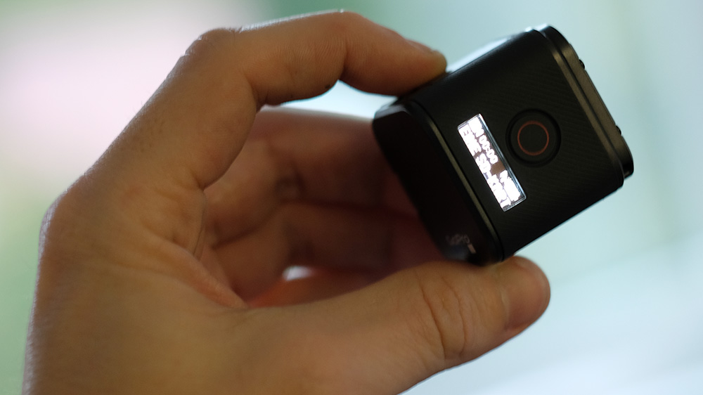 GoPro Hero 5 Session: маленький LCD-экранчик отображает статус устройства