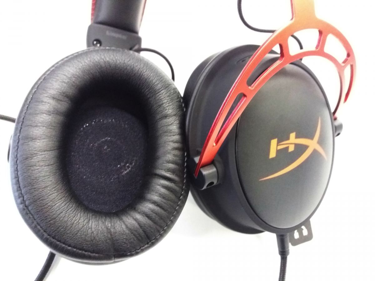 Hyperx alpha s. Наушники HYPERX cloud Alpha. Наушники ХАЙПЕР Икс Клауд Альфа. HYPERX cloud Alpha s. Kingston HYPERX cloud Alpha/Alpha s.