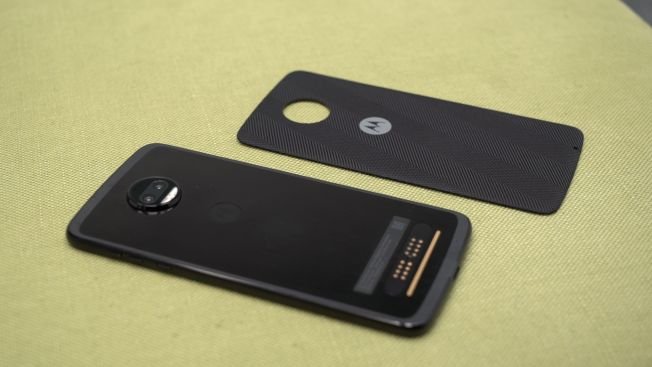 Тест и обзор смартфона Motorola Moto Z2 Force: ударопрочный, но дорогой