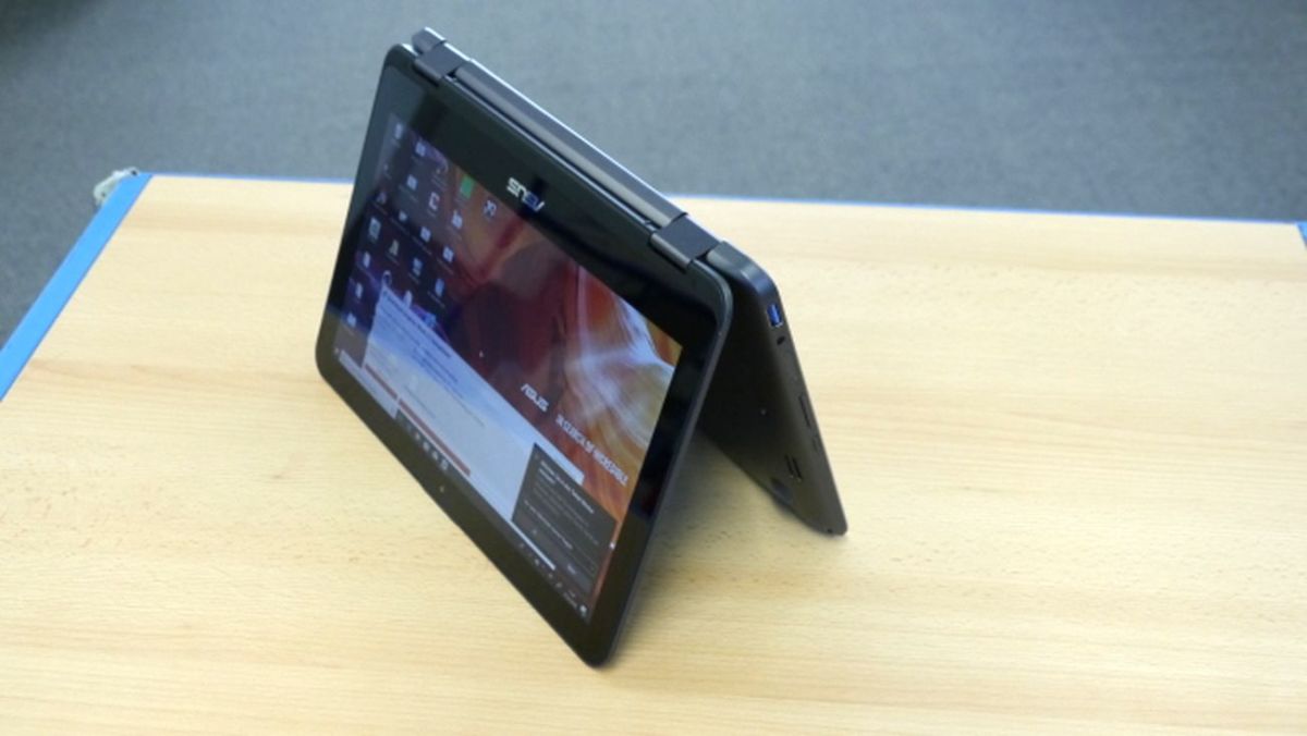 С VivoBook Flip 12 офис всегда будет в вашем распоряжении — на планшете или в ноутбуке