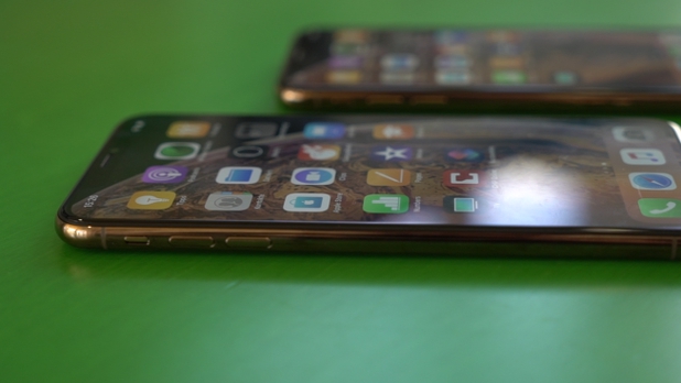 Обзор смартфонов Apple iPhone Xs / Xs Max: почему так дорого?
