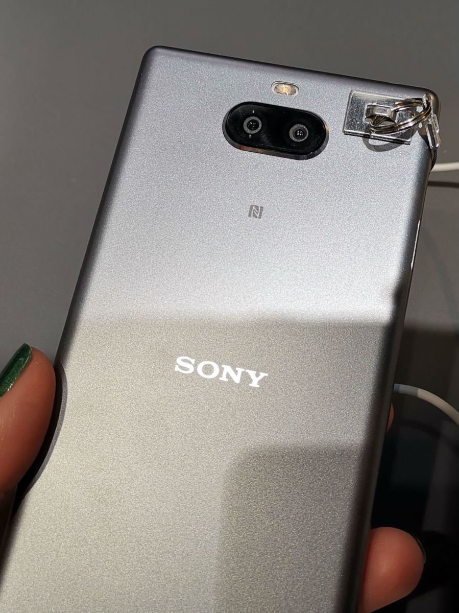 Sony привезла на MWC "длинные" смартфоны Xperia 10 и 10 Plus