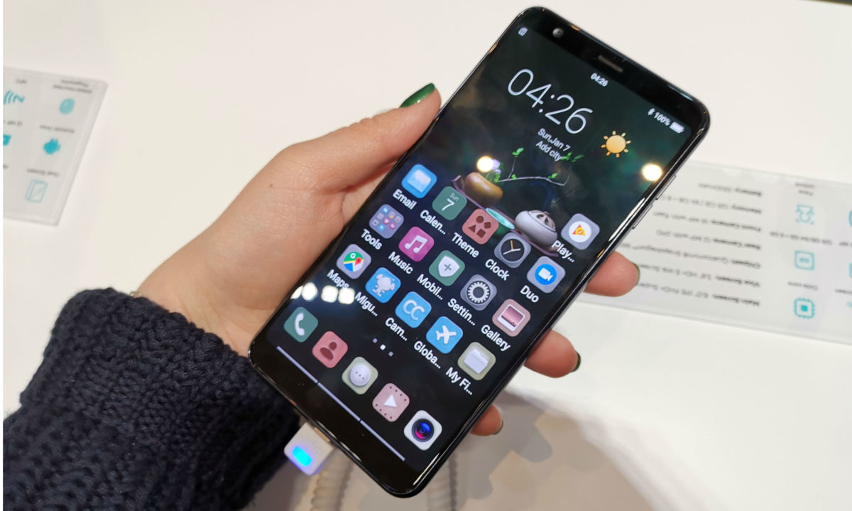 MWC 2019: Hisense показала смартфон с двойным экраном