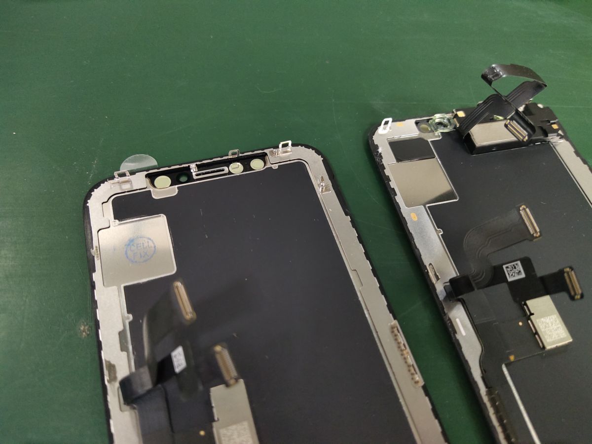 Поменять экран на айфон 14. Отличия оригинального дисплея от китайского айфон 11. Китай экран оригинал айфон. Различия экрна смартфрна оригинал от кит. Замена экрана айфон 11 отличия от оригинала.