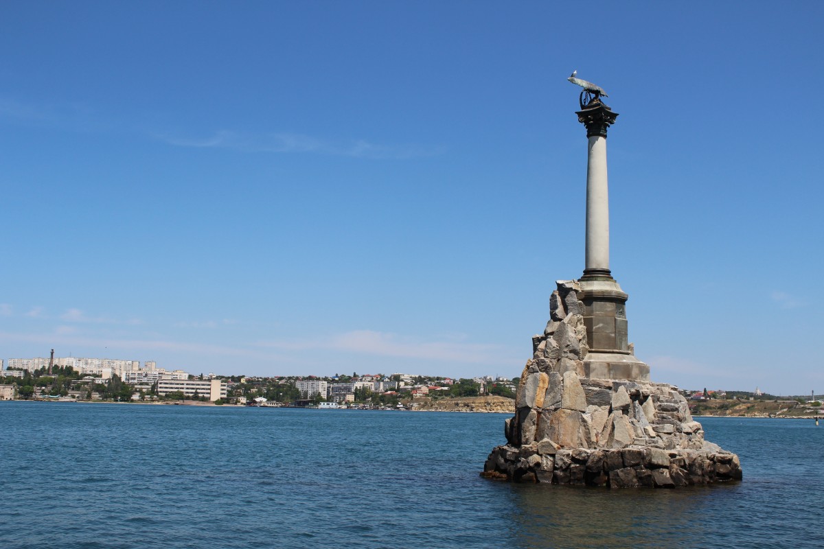 sevastopol russia crimea seas port statue memory symbol 595744