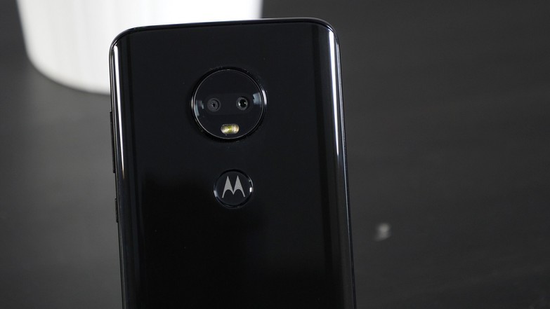 Тест и обзор смартфона Motorola Moto G7: в ожидании чуда