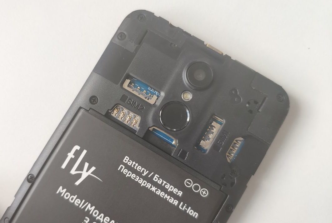 Обзор смартфона Fly Life Sky: базовые функции за 4000 руб.