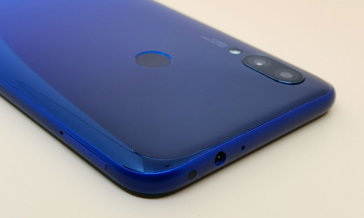 Обзор смартфона Redmi 7: бюджетник от Xiaomi дешевле 10 000 рублей