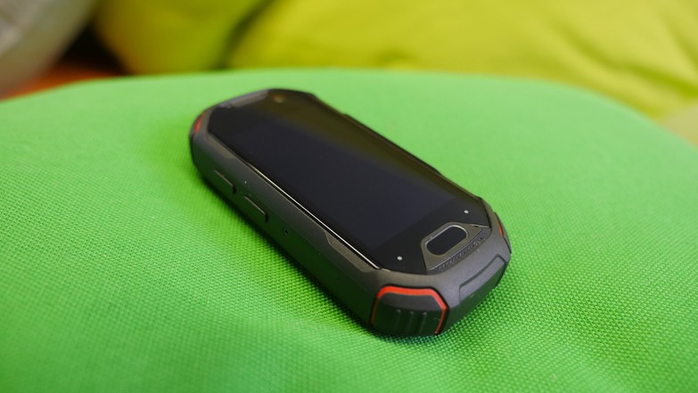 Тест смартфона Unihertz Atom: крошечный защищенный смартфон для любителей приключений