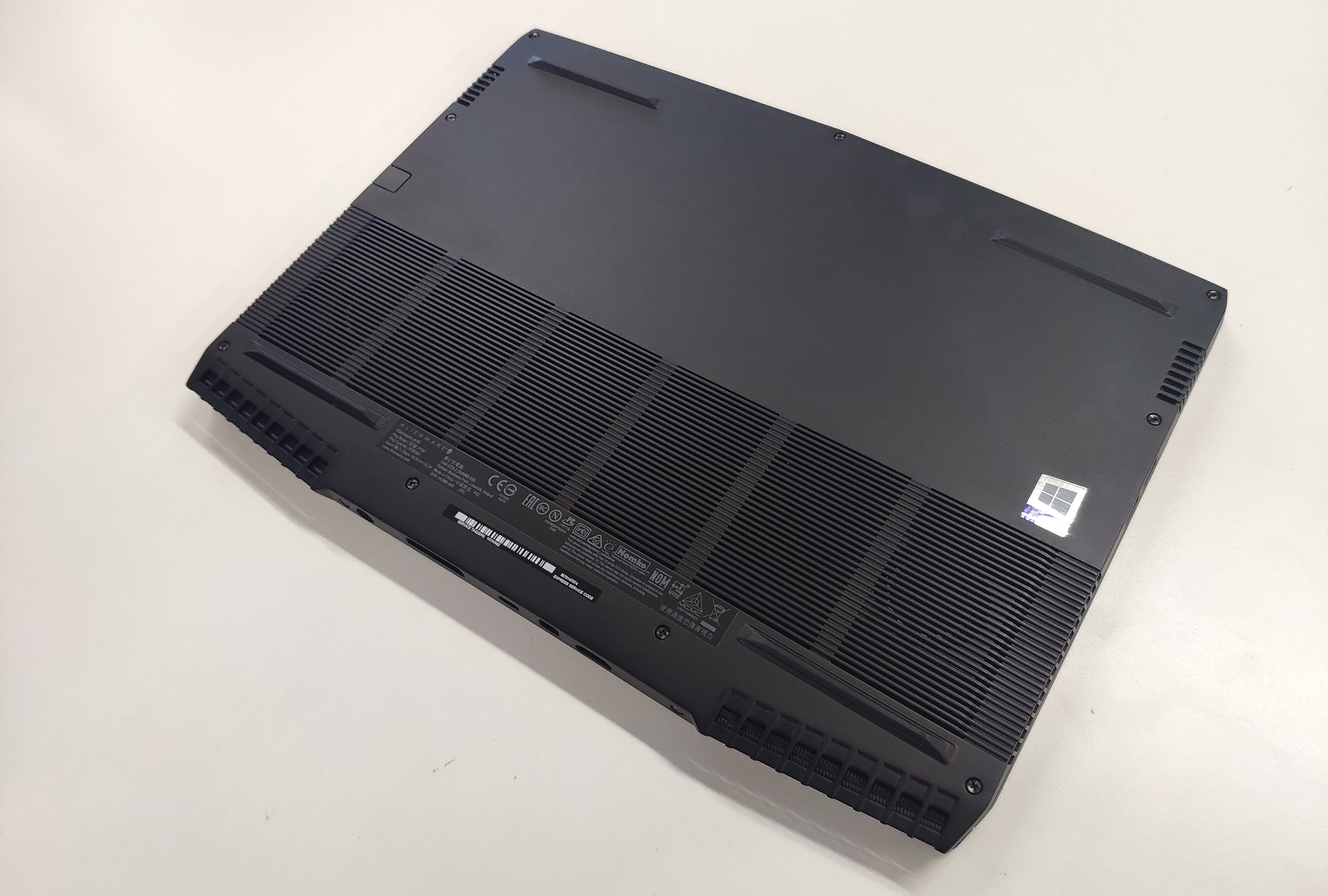 Обзор ноутбука Dell Alienware m15: тонкости гейминга