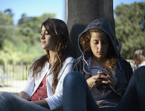 Умные наушники самостоятельно переключают звуковые каналы