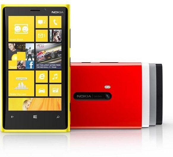 Названы российские цены смартфонов Nokia Lumia 920 и 820 с WP8 на борту