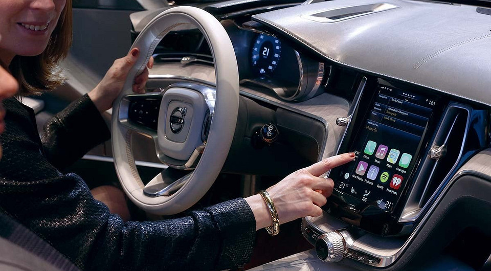 Apple CarPlay: iOS в автомобиле
