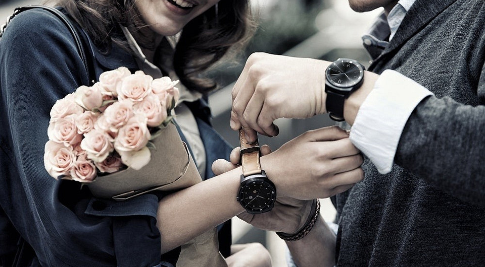 Умные часы LG G Watch R