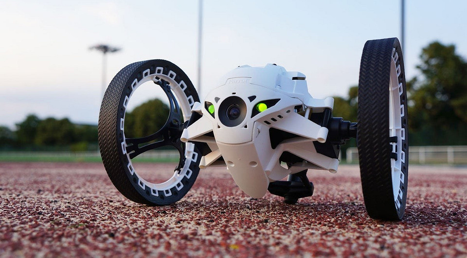 Обзор робота Parrot Jumping Sumo