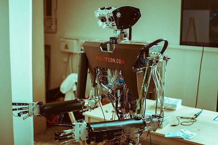 В Москве проходит инженерно-развлекательная выставка «Робостанция»