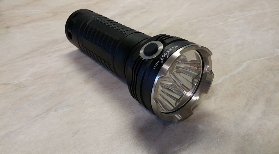 Обзор сверхъяркого фонаря TANK 007 с микропроцессорным управлением