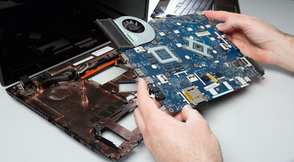 Как правильно чистить ноутбук от пыли