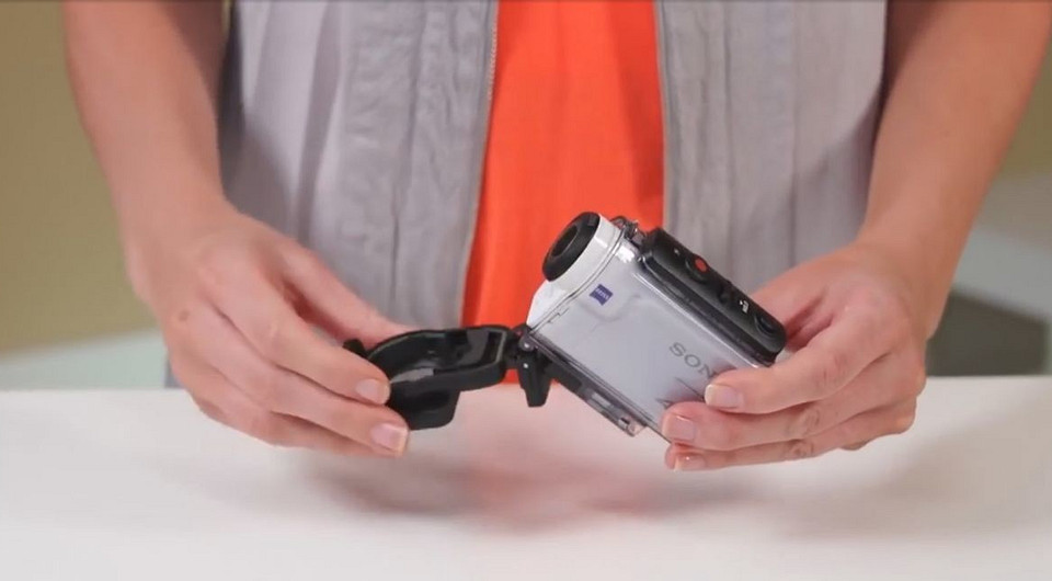 Sony выводит на рынок новую экшен-камеру FDR-X3000R: Ultra-HD, замедленная съемка, стабилизатор изображения