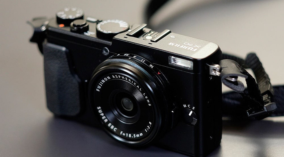 Первый взгляд на фотокамеры Fujifilm X70 и X-E2S