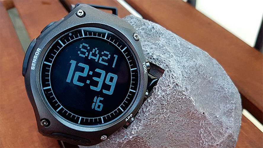 Умные часы Casio с Android Wear: в детстве мы все об этом мечтали