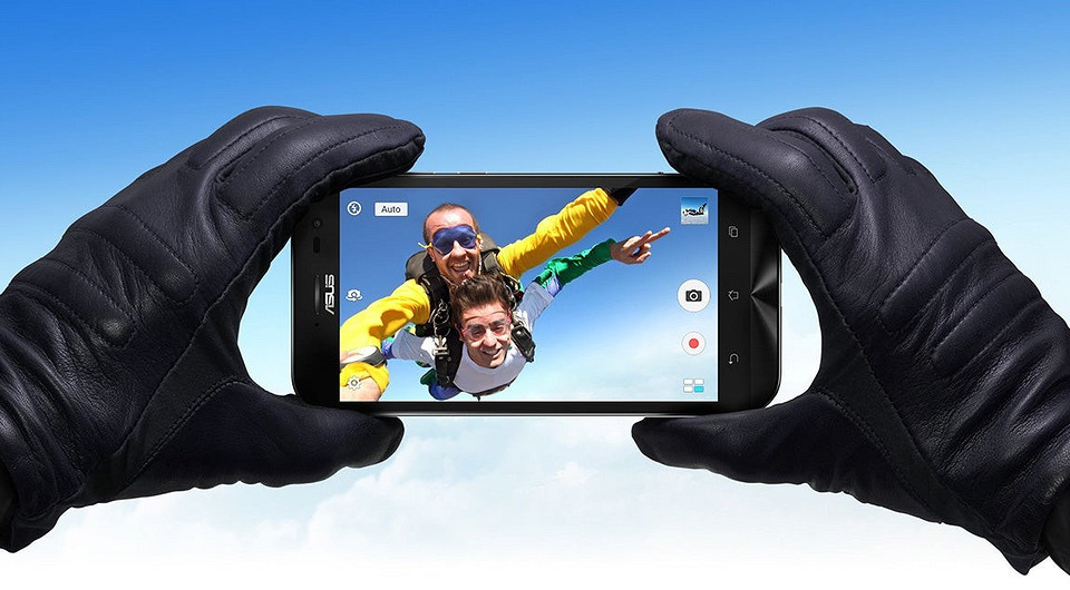 ASUS ZenFone Zoom: тонкий смартфон с системой зумирования
