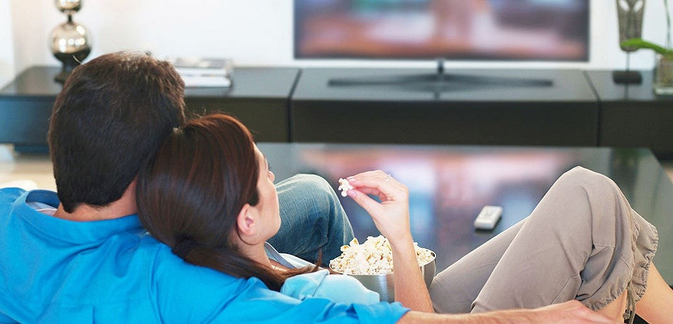 SUHD-телевизоры Samsung 2016: управление и возможности