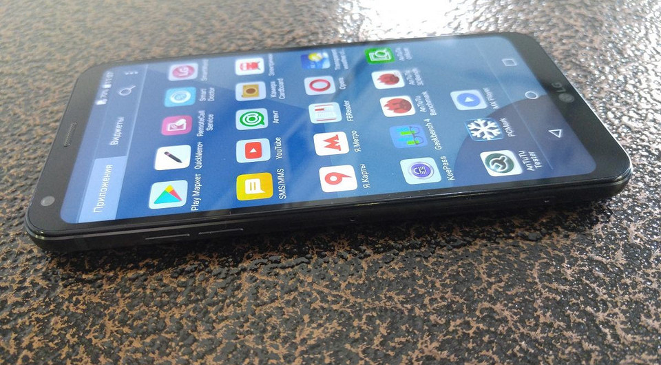 Тест и обзор LG Q6a: компактный и неоднозначный