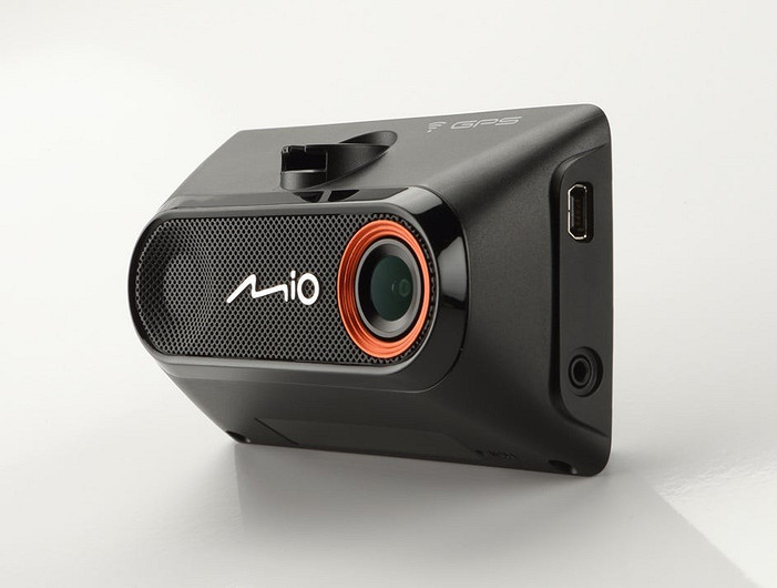 Видеорегистратор Mio MiVue 788: умные часы для автомобиля