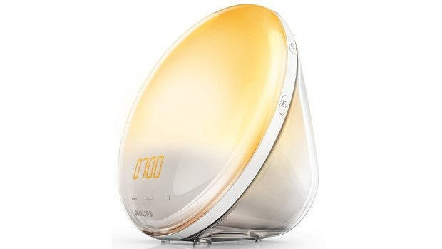 Покупаем будильник со светильником: самые популярные модели