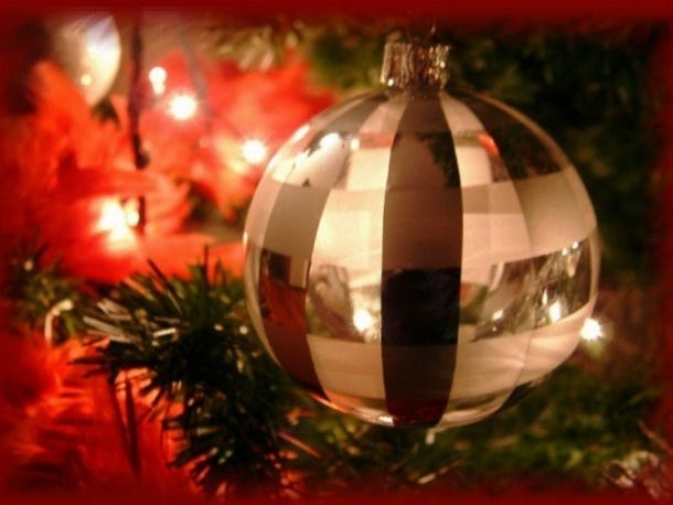 Новогодние украшения для ПК: 6 праздничных гаджетов