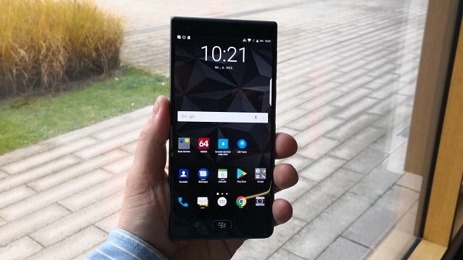 Тест и обзор смартфона Blackberry Motion