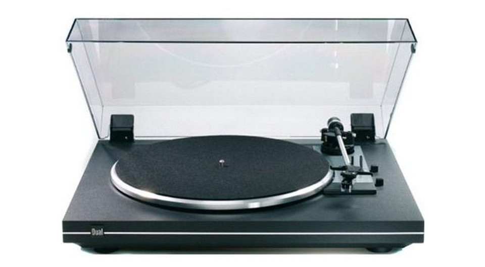 Винил снова в моде: гид по выбору проигрывателя пластинок