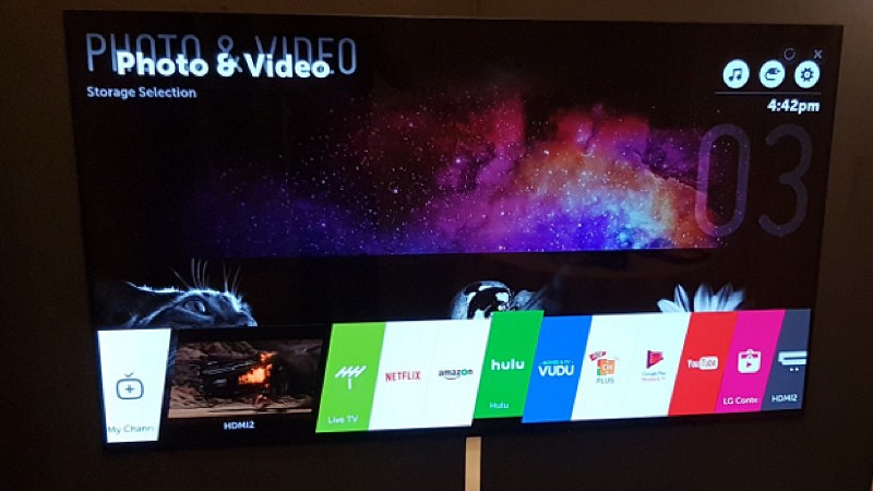 Ярчайший OLED-телевизор: первый взгляд на LG OLED65W7