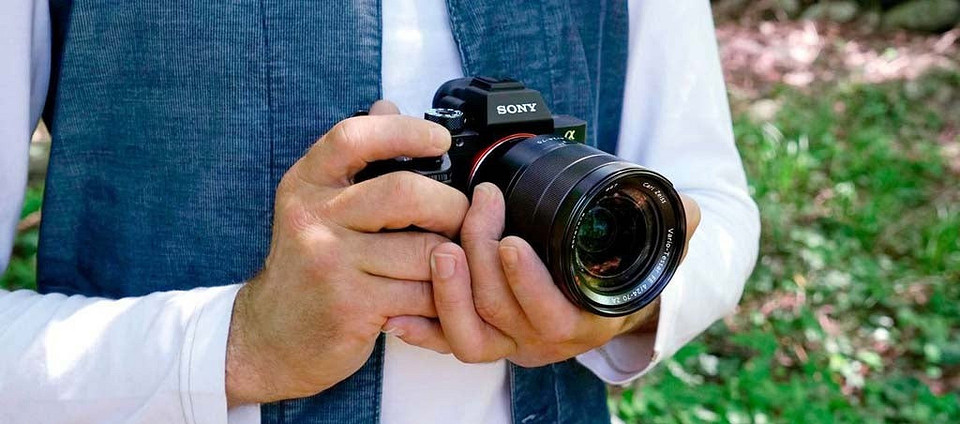 30 лучших зеркальных и беззеркальных фотокамер (с матрицами до APS-C)