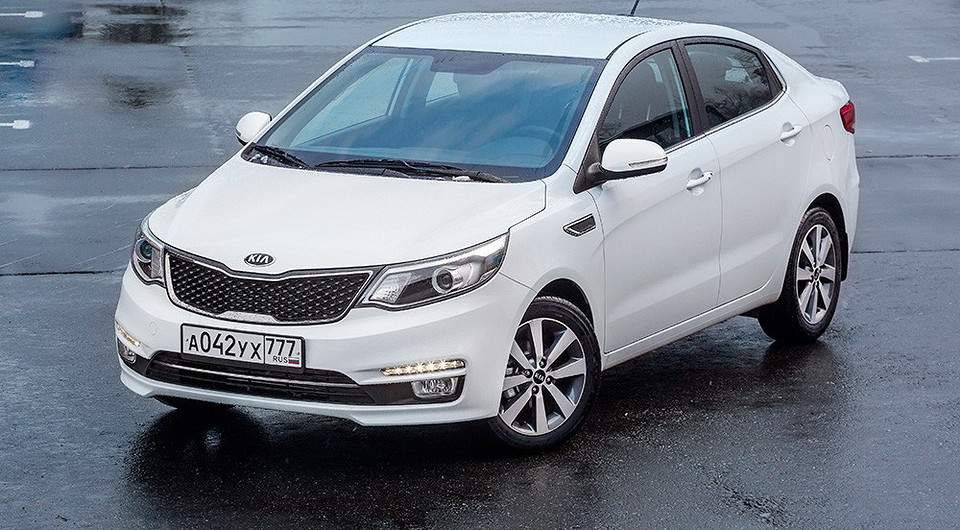 Kia Rio Premium Navi: доступный седан с продвинутым оснащением