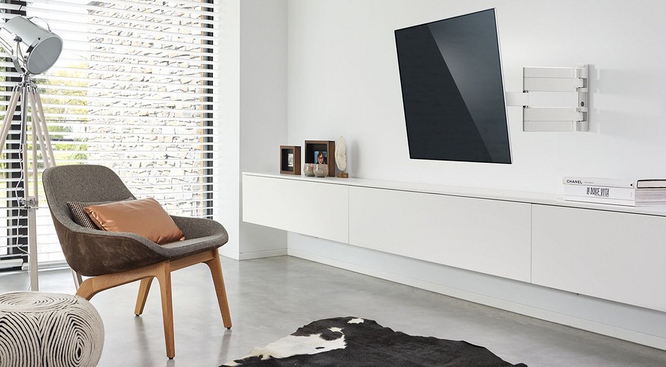 Как надежно закрепить телевизор на стене?